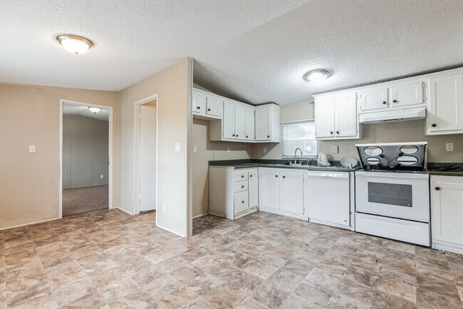 Foto del edificio - 4940 Peachtree Cir