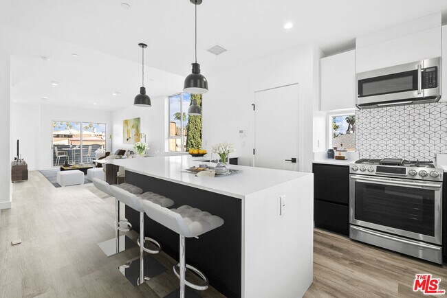 Foto del edificio - 421 S Wilton Pl