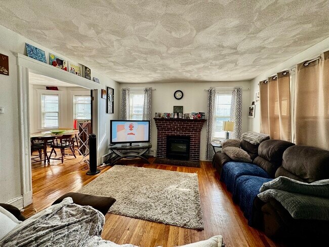 Foto del edificio - 109 Waterston Ave