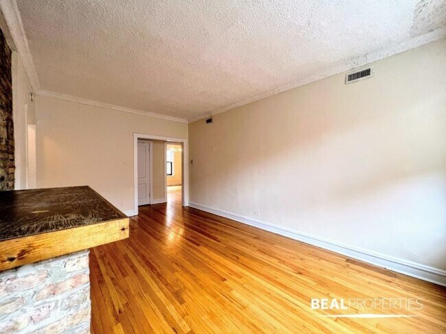 Foto del edificio - 1 bedroom in CHICAGO IL 60657