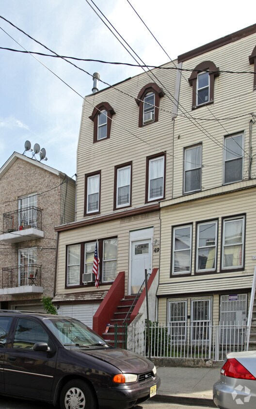 Foto del edificio - 49 Jewett Ave
