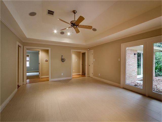 Building Photo - 4517 Tonawanda Dr