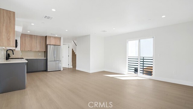 Foto del edificio - 1211 N Kingsley Dr