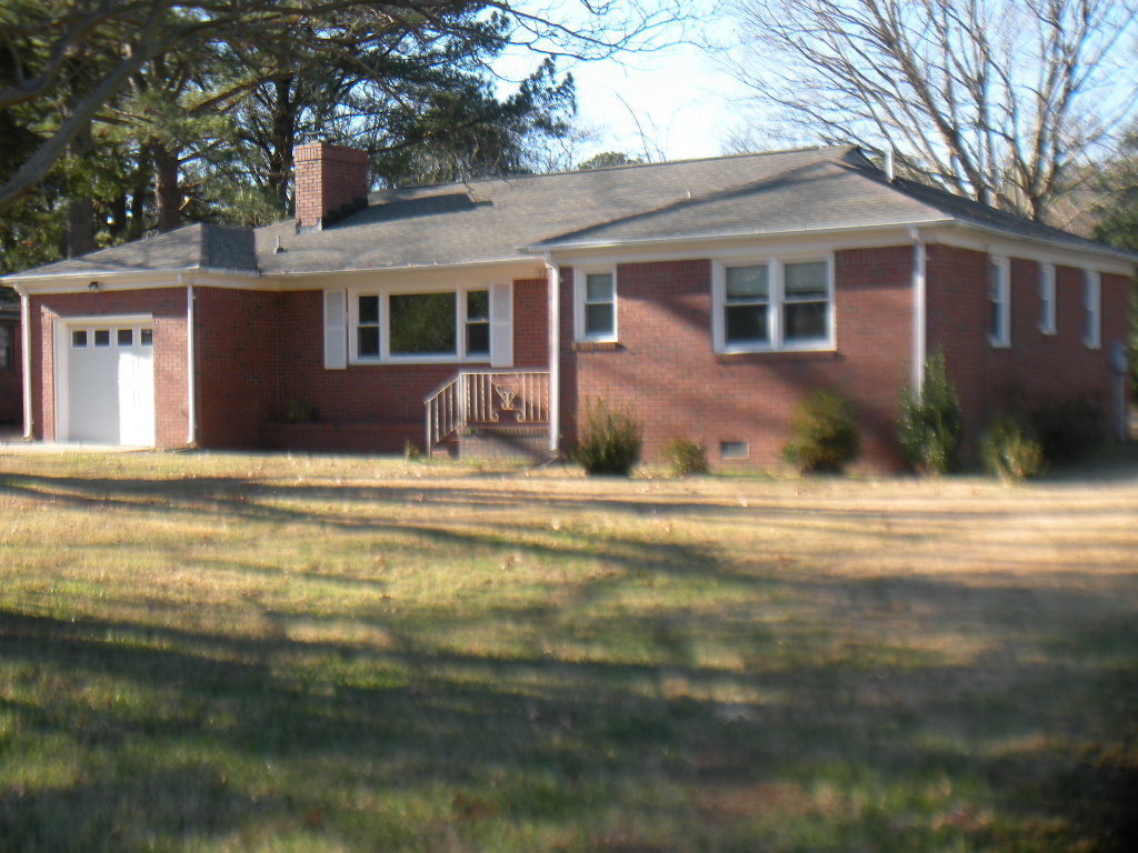 Primary Photo - 5237 S Lake Rd