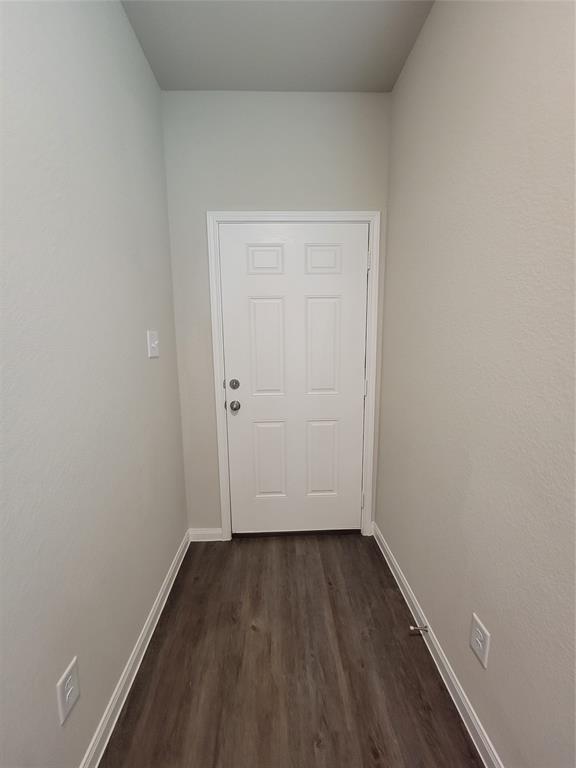 Building Photo - 14042 Chinook Dr