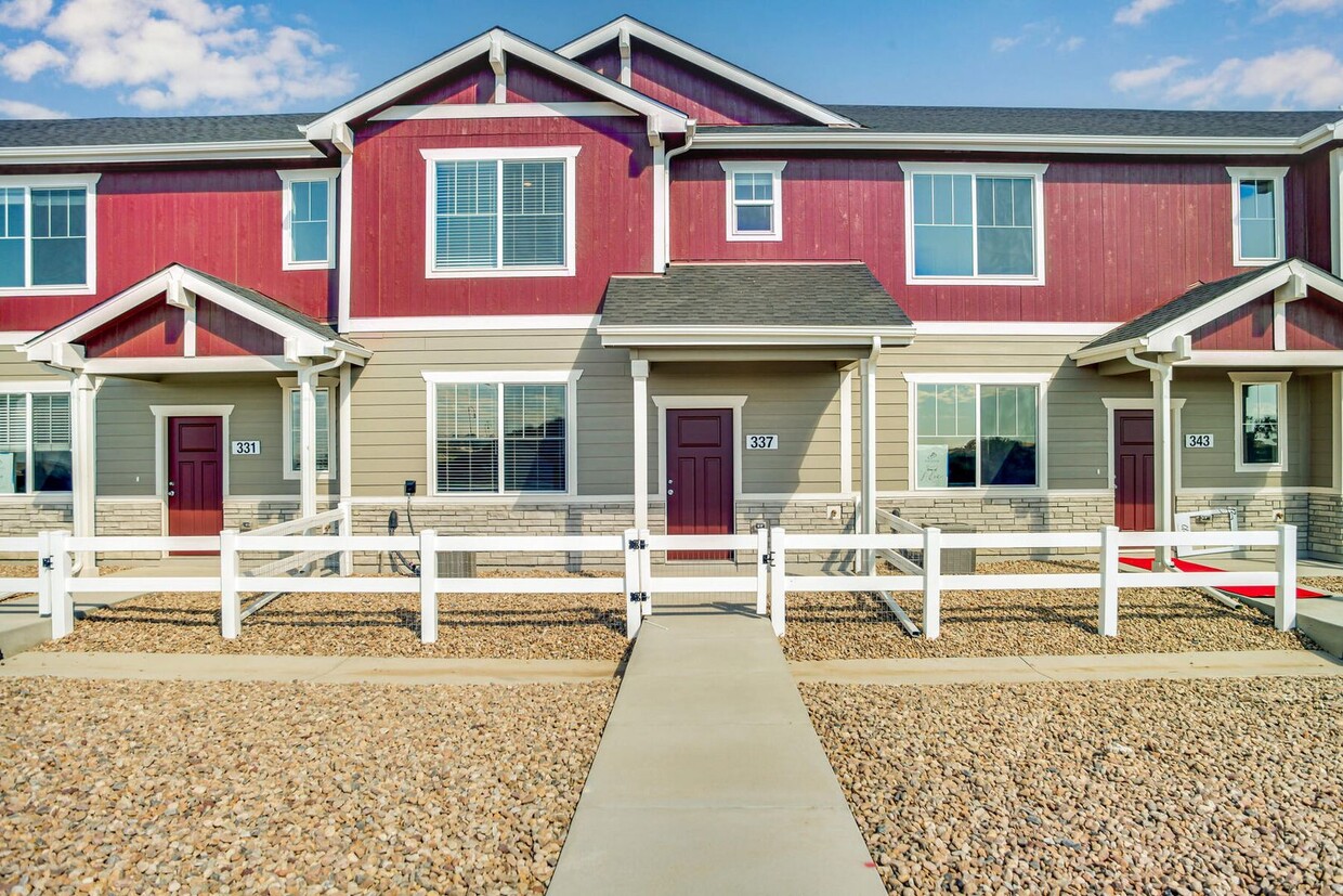 Primary Photo - Like-New Townhome in Downtown Johnstown Ne...