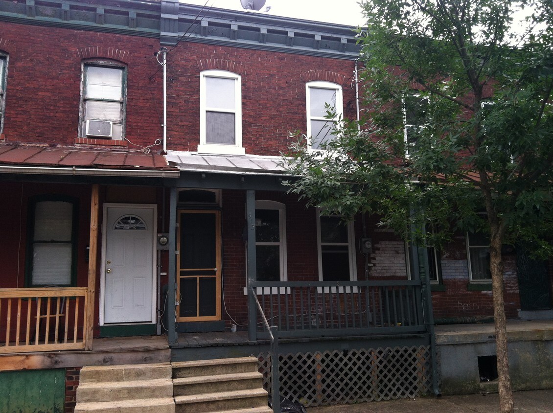 Primary Photo - 413 Walnut Ave