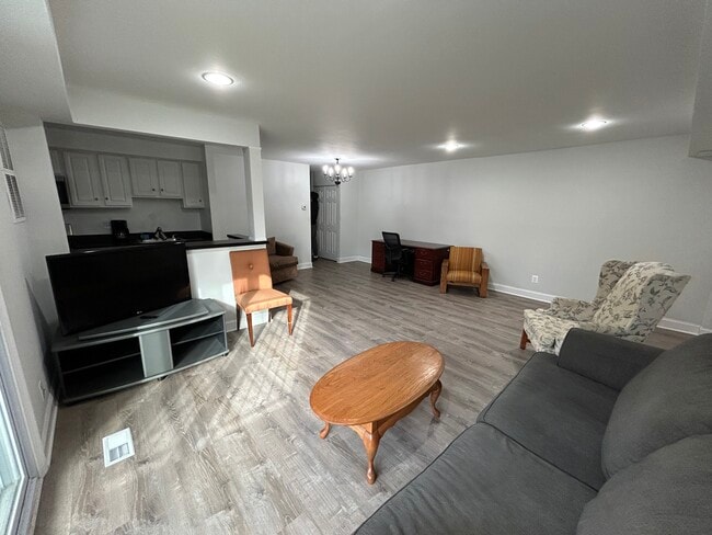 Building Photo - 339 Homeland Southway