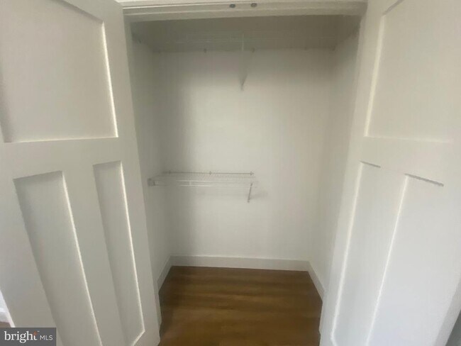 Foto del edificio - 1087 Mt Tom Rd