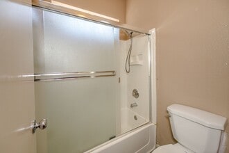 Building Photo - 885 Dinsdale Cir