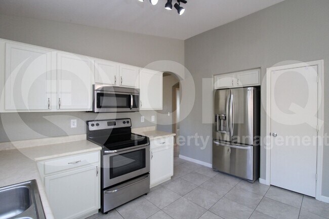 Building Photo - 35115 N Bandolier Dr