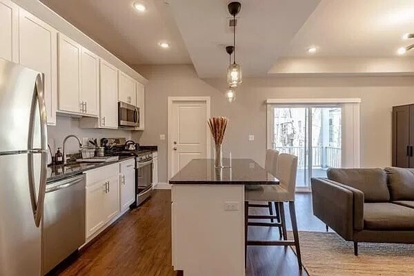 Foto principal - 870 E 5th St