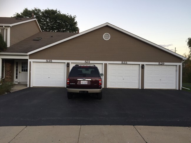 Covered Garage - 531 N Deer Run Dr