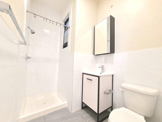 Foto del edificio - 6002 Fillmore Pl