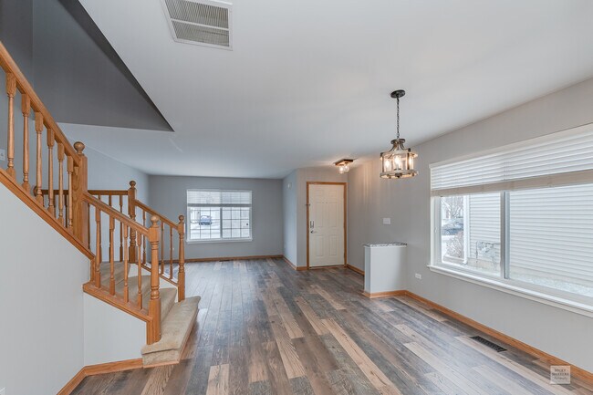 Foto del edificio - 2431 Roxbury Ln