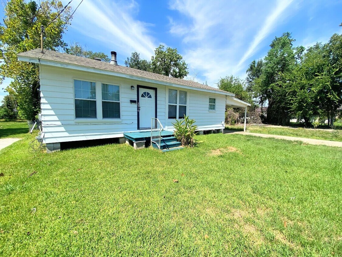 3Bedroom Home in Lake Charles First Mon... House Rental in Lake