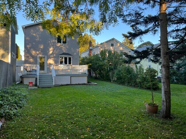Building Photo - 176 Duer St