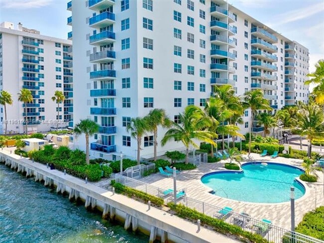 Photo - 7501 E Treasure Dr Apartment