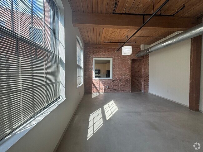 Building Photo - 77 Gerrish Ave