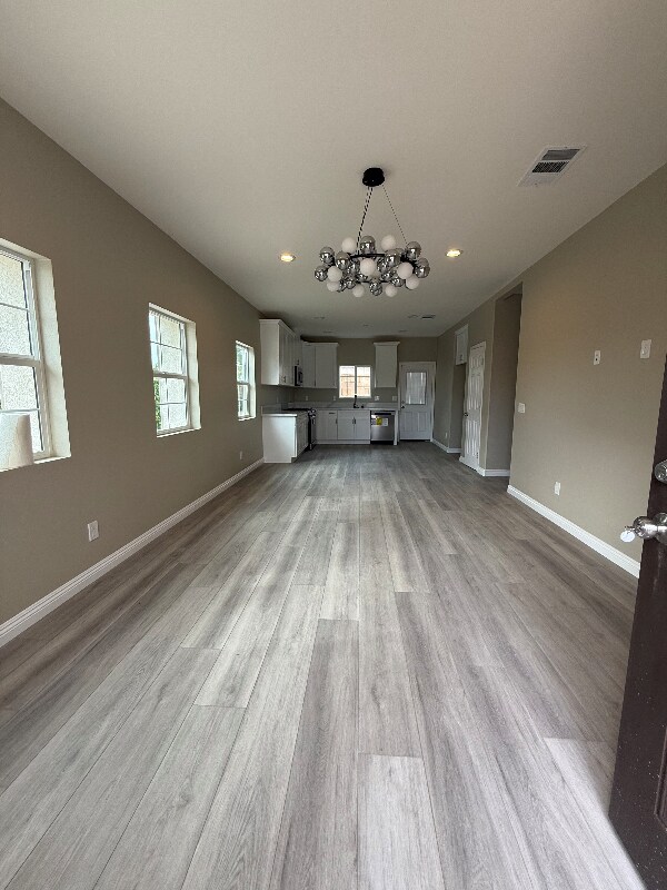 Foto del edificio - 7398 N Maple Ave