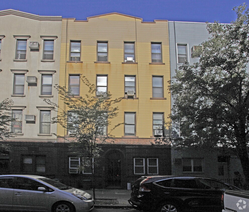 Building Photo - 114 Bedford Ave