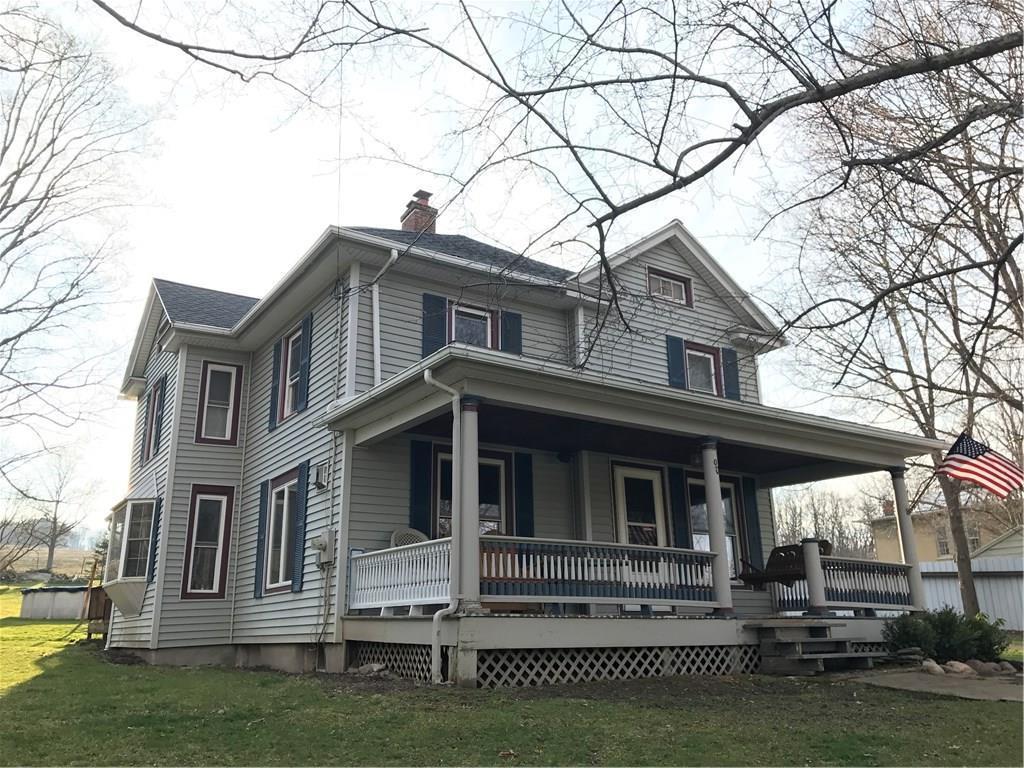 Primary Photo - 90 W Lake Rd