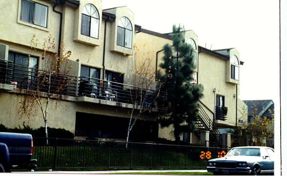 Foto del edificio - Helena Apartments