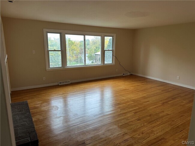 Building Photo - 124 N Lorraine Ave