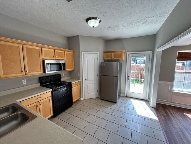 Building Photo - 284 Meigs Dr