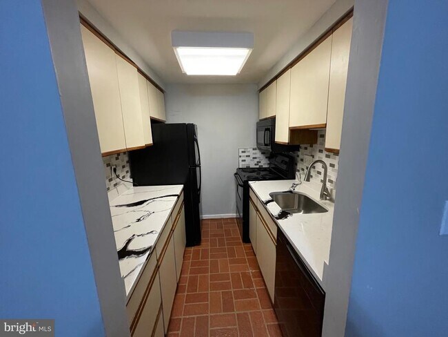 Foto del edificio - 9815 Hellingly Pl