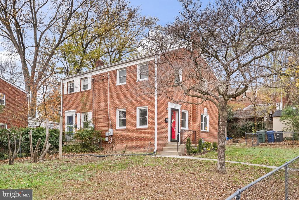 Primary Photo - 4332 Utica Ave