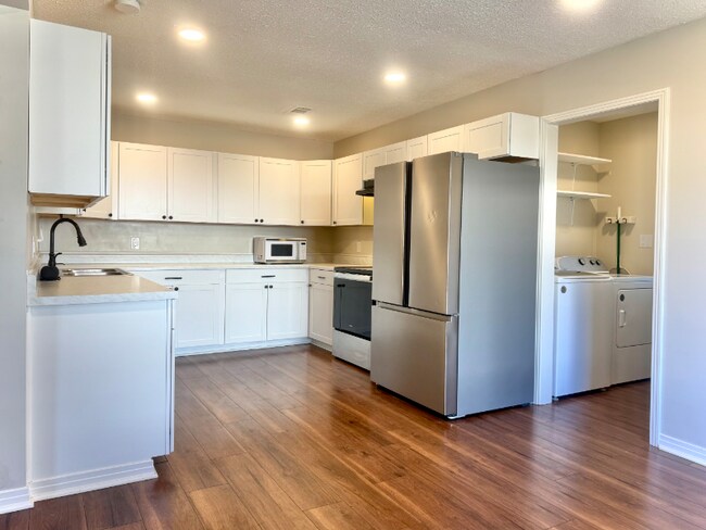 Foto del edificio - 3301 John Hancock Rd