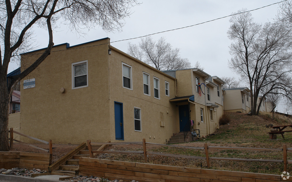 Building Photo - Pikes Peak Apartments