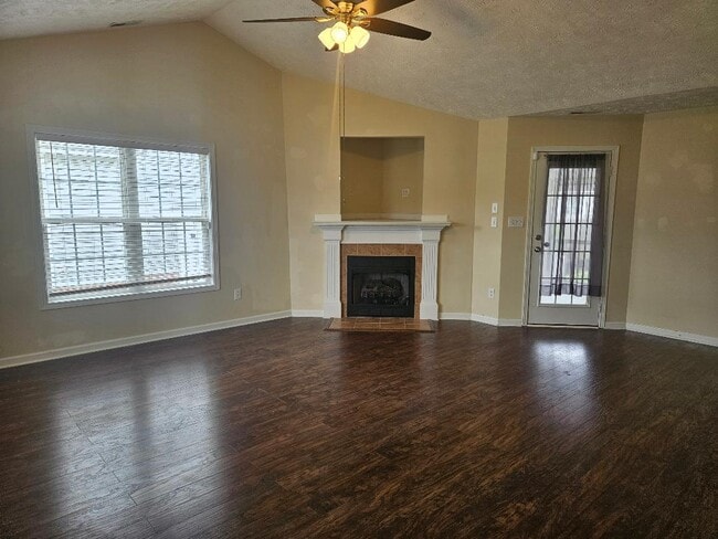 Building Photo - 3027 Tettenbury Dr