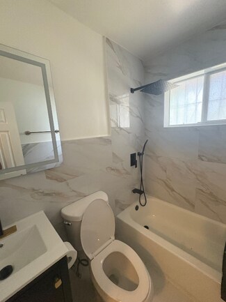 Building Photo - 1631 NW 114th St