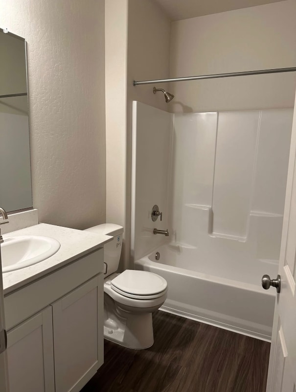 Building Photo - 1913 E Evening Glow Ave