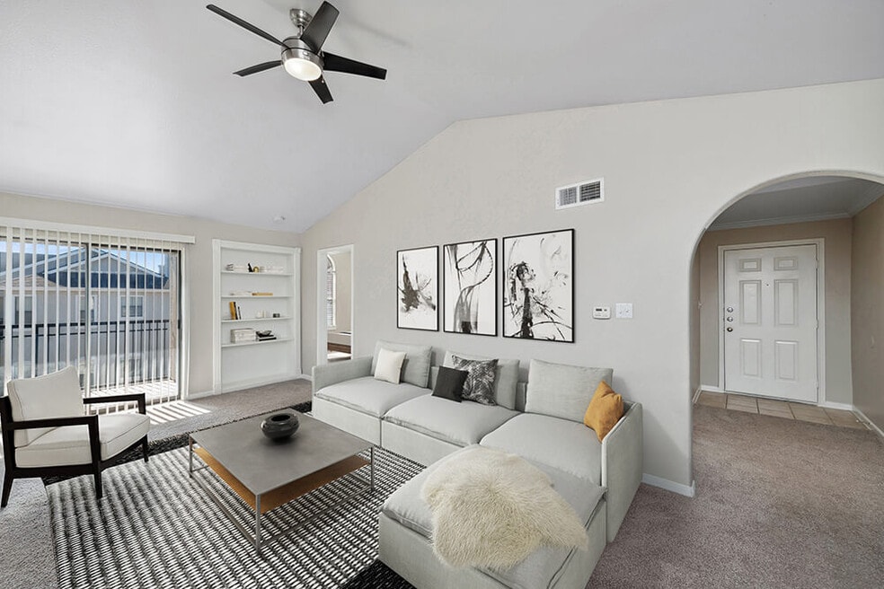 Gallery Detail: New Apartments For Rent With High Ceilings In Flower Mound