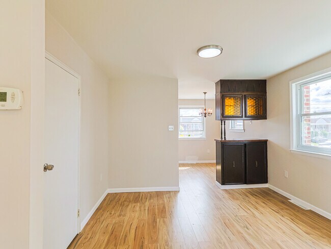 Foto del edificio - 1826 Tomlinson Rd