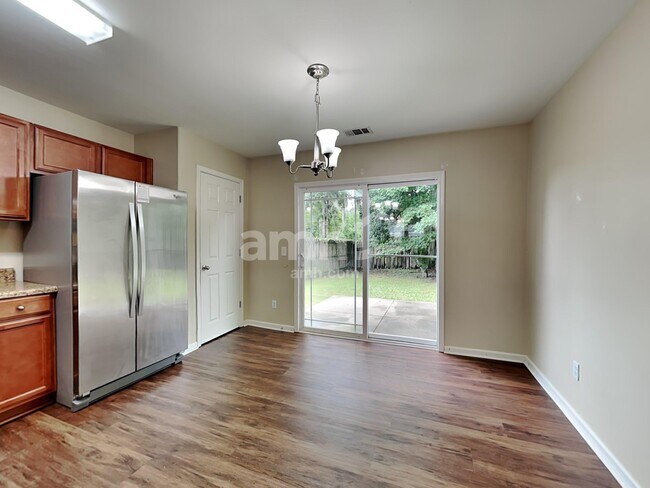 Building Photo - 153 Fox Glen Ct