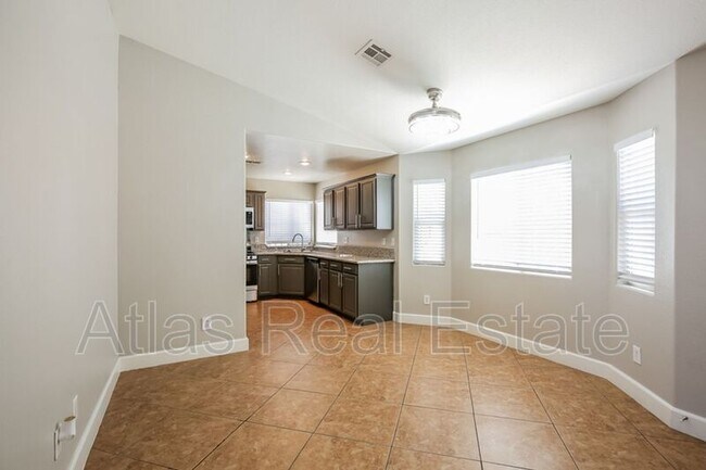 Foto del edificio - 627 Stonehurst Dr