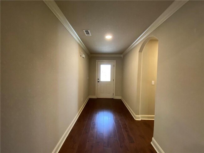 Building Photo - 3107 SW Briar Creek Ave