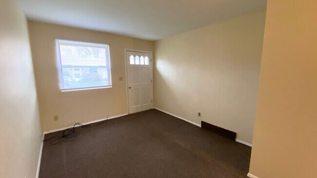 Building Photo - 340 Velde Street