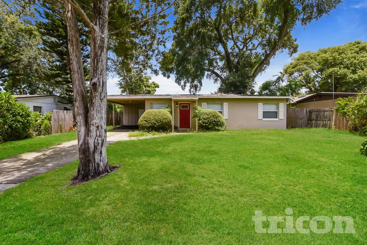 Primary Photo - 322 Notre Dame Dr