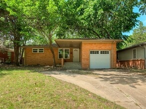 Building Photo - 1512 Bedford Ln