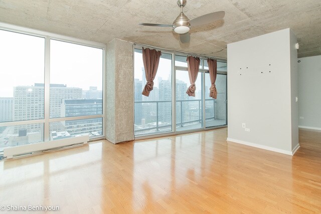 Building Photo - 611 S Wells St