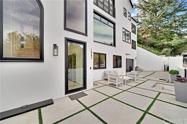 Building Photo - 1643 Stone Canyon Rd
