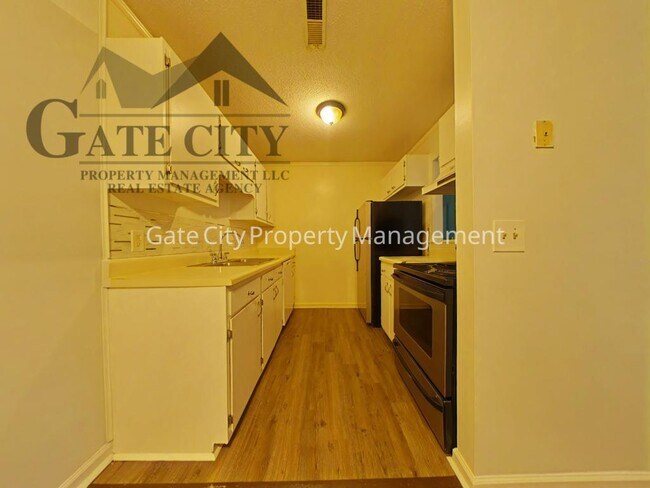Foto del edificio - 5661 Hornaday Rd