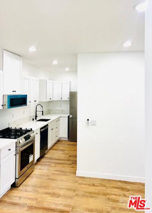 Foto del edificio - 938 W Glenoaks Blvd