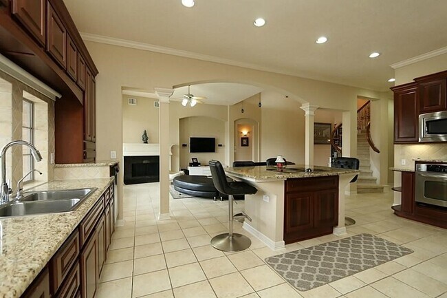 Foto del edificio - 7610 Hampton Bay Ln