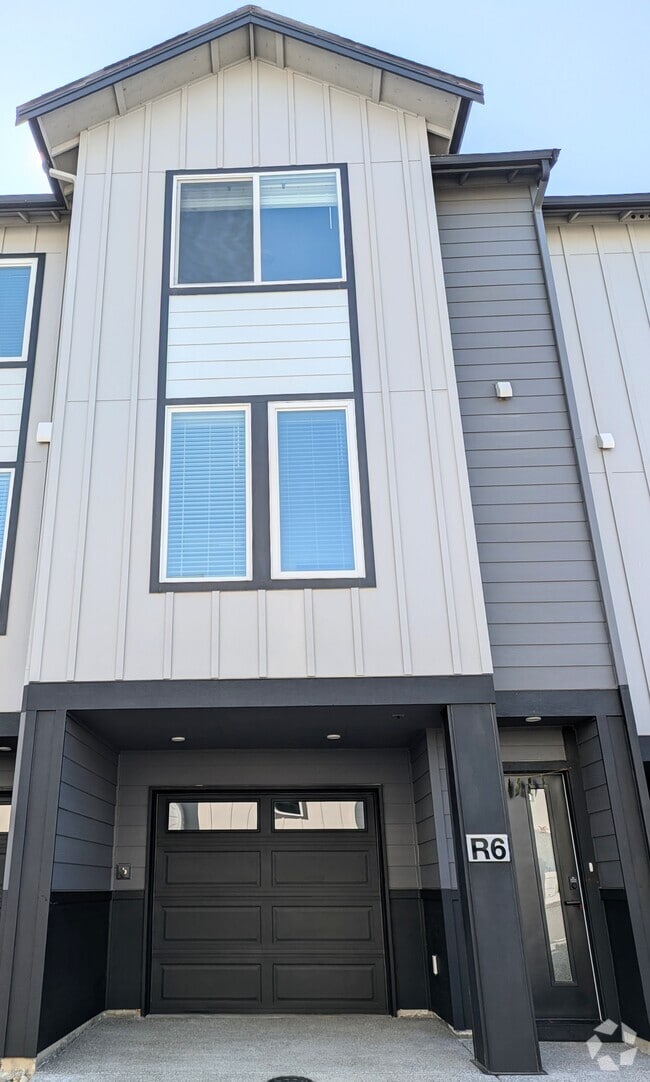 Building Photo - 14707 87th Ave SE